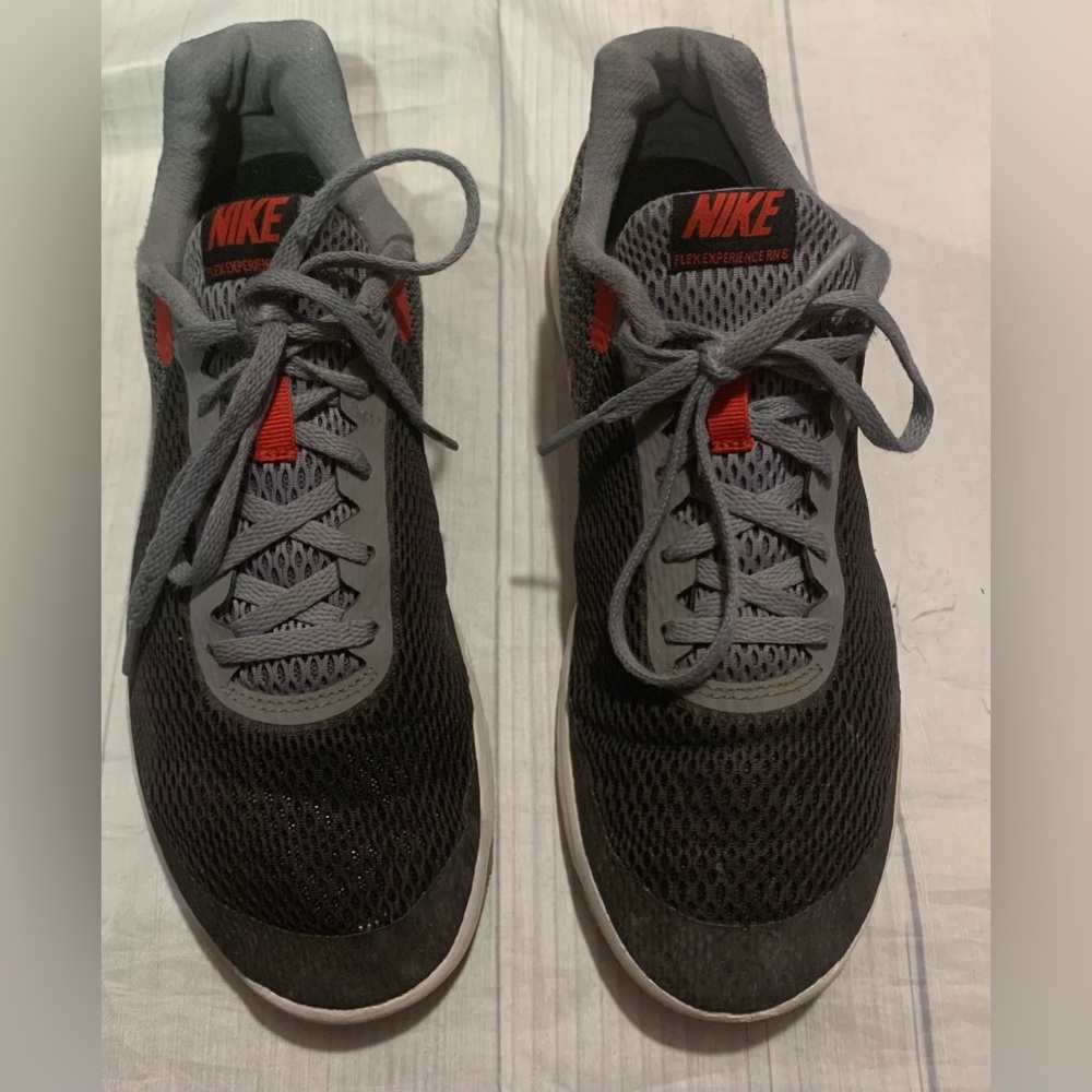 Nike - Picture 3 of 7